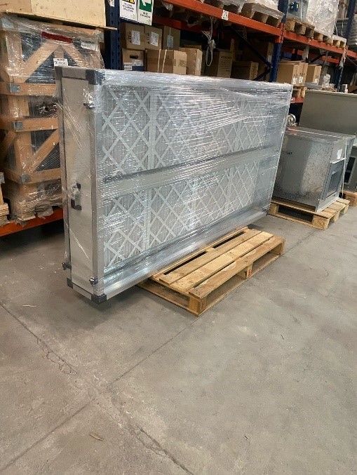 Solución de Filtrado Industrial con Portafiltros Modulares para Ambientes Críticos Portafiltro 2x4 Lateral 001