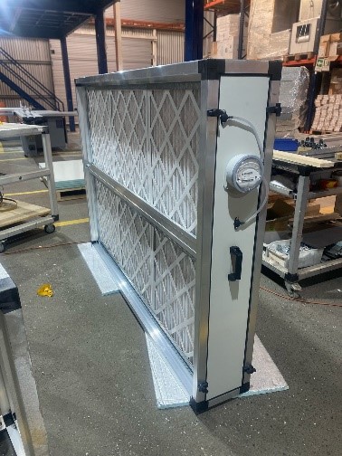 Solución de Filtrado Industrial con Portafiltros Modulares para Ambientes Críticos Portafiltro 2x4 Lateral 002