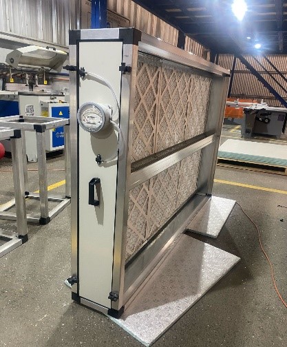 Solución de Filtrado Industrial con Portafiltros Modulares para Ambientes Críticos Portafiltro 2x4 Lateral 003